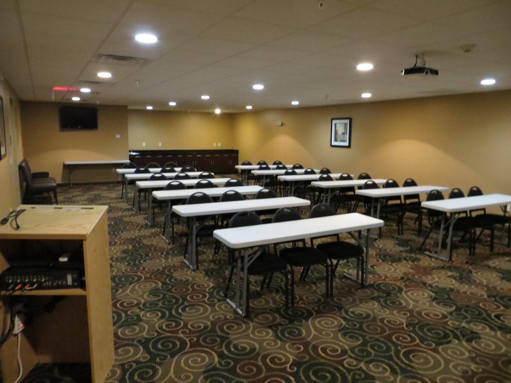 Hotel Cobblestone & -