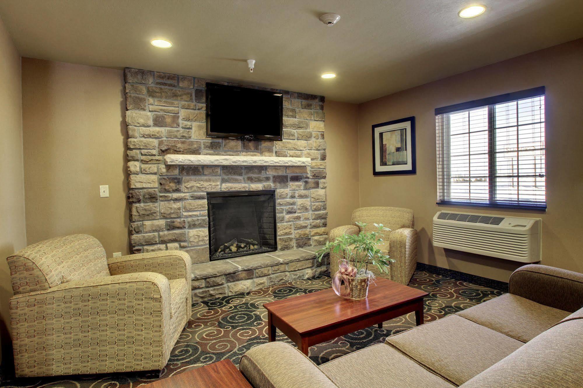 Hotel Cobblestone & -